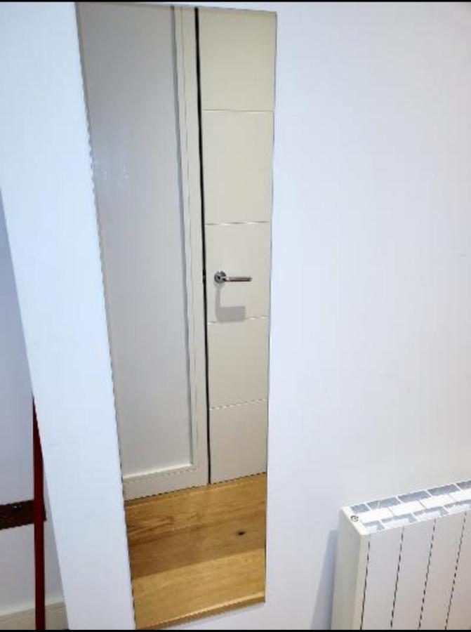 2 Bedroom Apt With 2 Comfortable King Size Beds, Free Private Parking, Easy Access To London West Byfleet Экстерьер фото